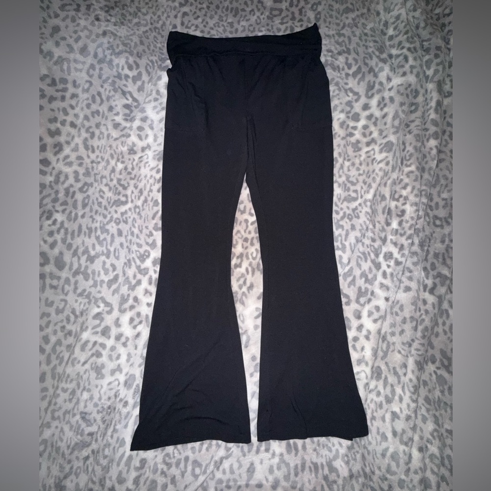 Yoga pants with pockets